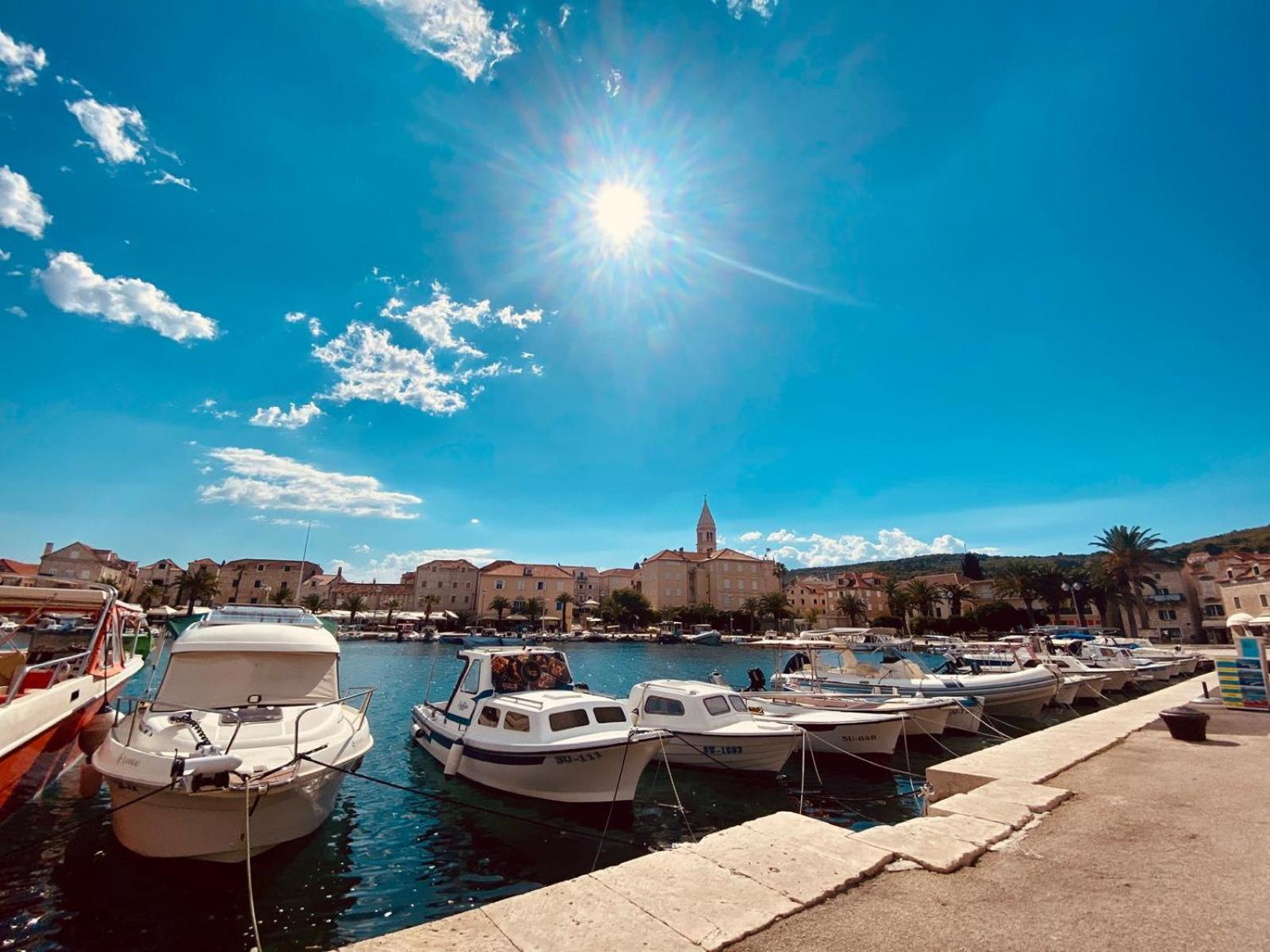 Apartments Sandra In The Historical Center Of The City Supetar Eksteriør bilde
