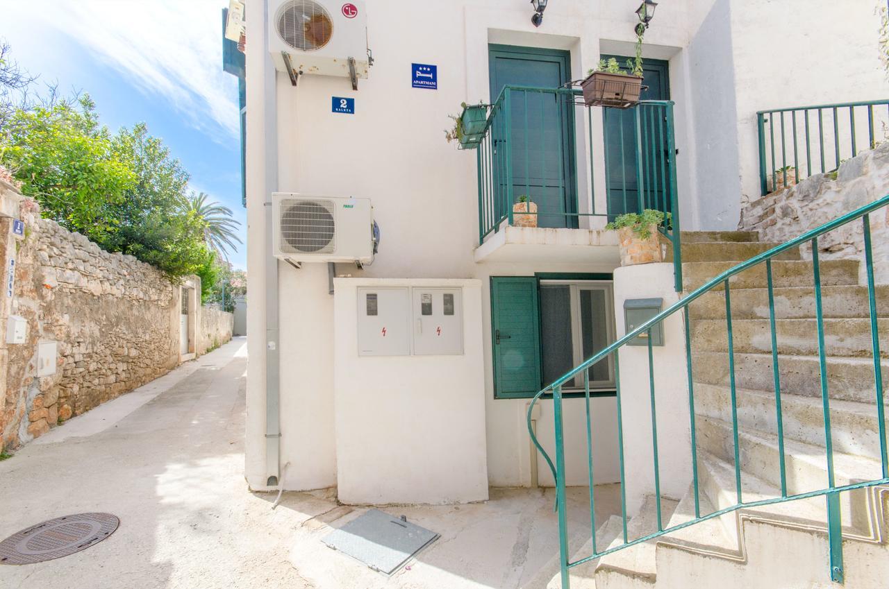 Apartments Sandra In The Historical Center Of The City Supetar Eksteriør bilde